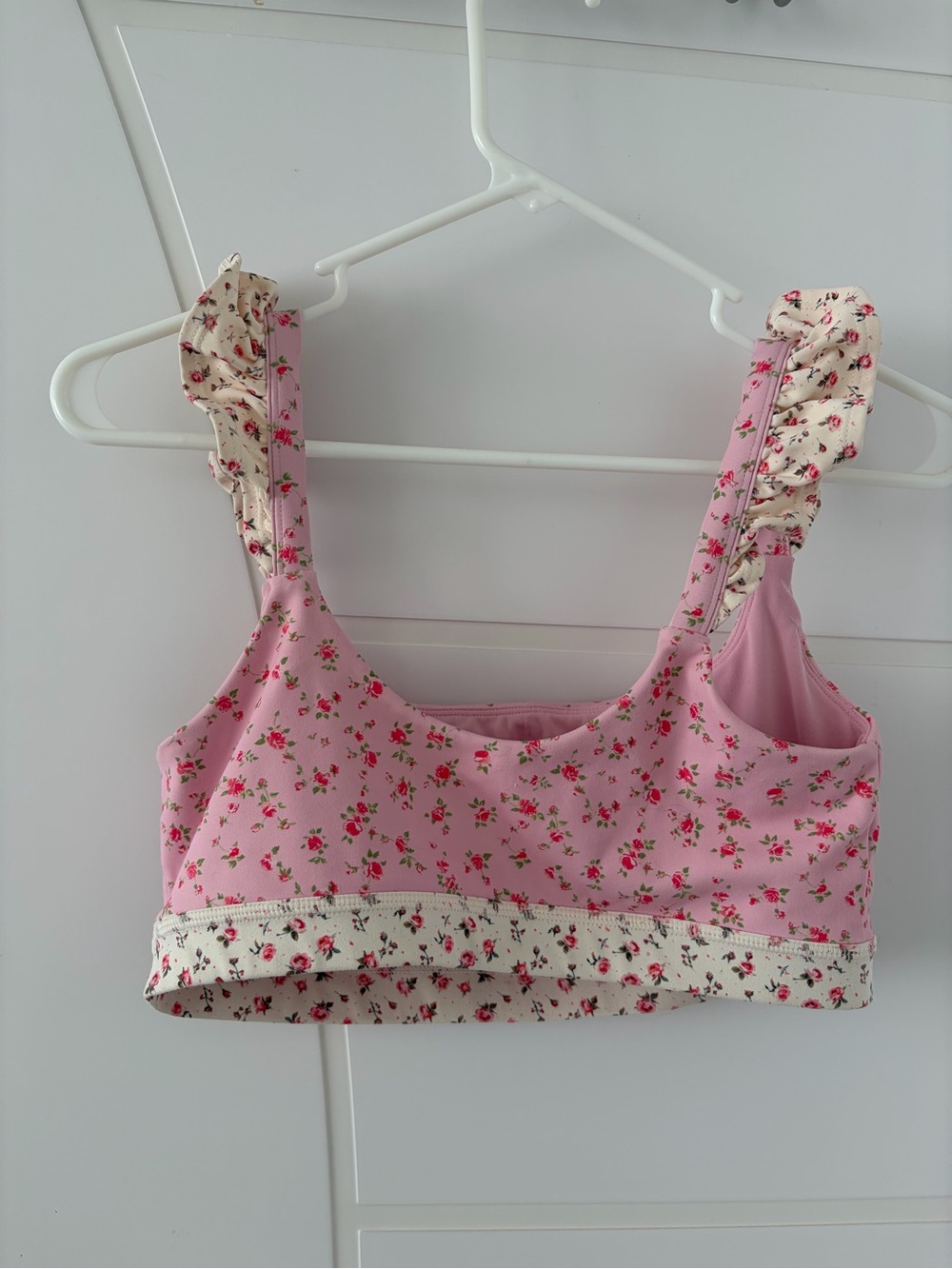Blogilates Floral Ruffle Sports Bra, SIZE M - Picture 2 of 5